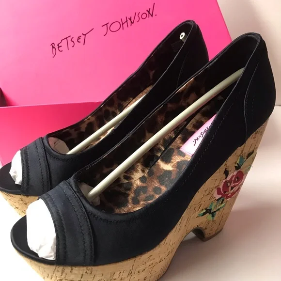 Betsey Johnson platform wedge heels rose rockabilly pinup peep toe vintage shoes